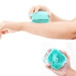 Brosse de bain en Silicone avec resérvoir