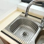 Égouttoir à Vaisselle Enroulable Pliable en Acier Inoxydable – Image 5
