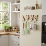 Patères Murales Décoratives "LOVE" Finition Effet-Bois